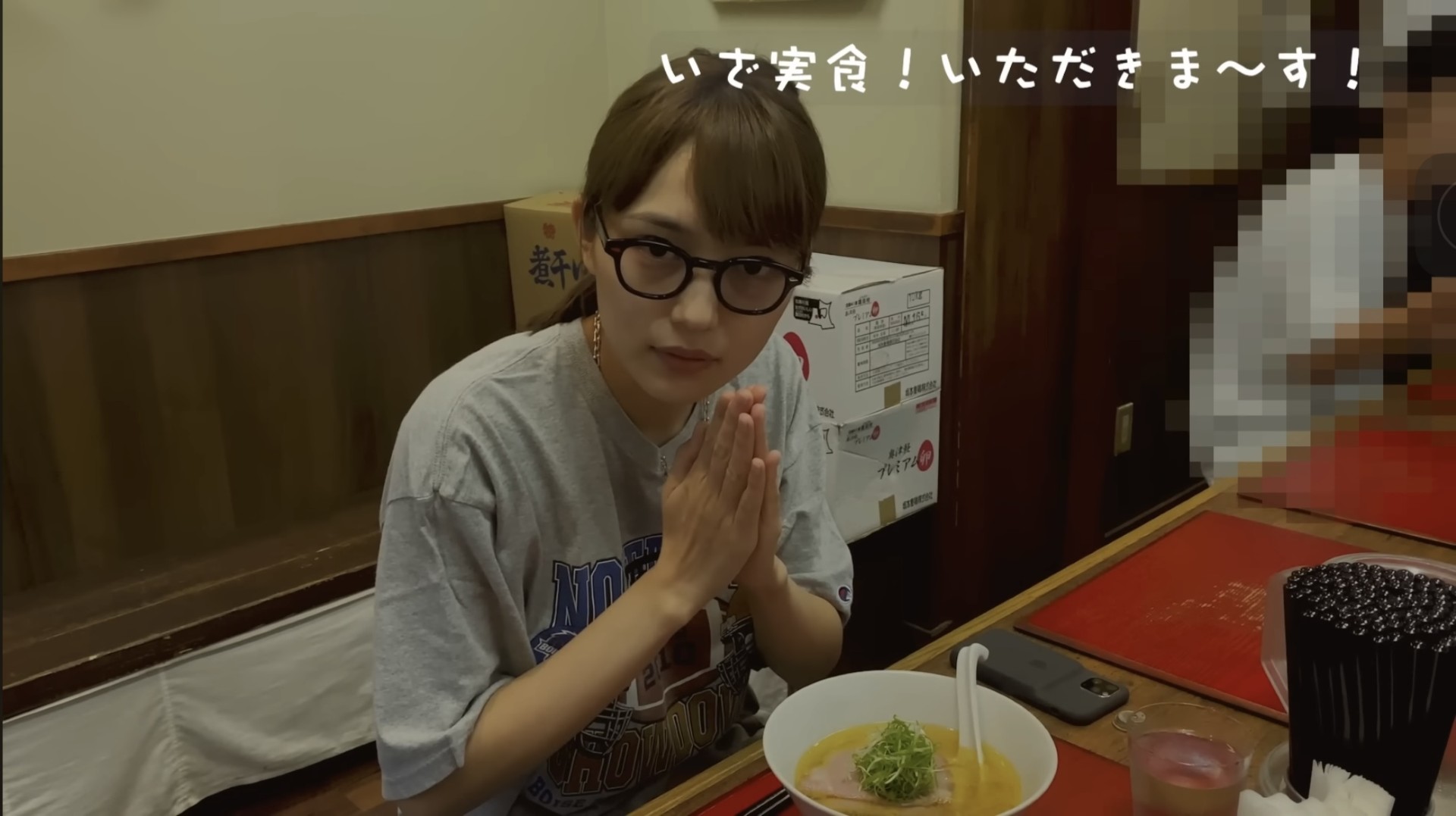 川口春奈さん、今回は１人でラーメンを食べに行くようです。どこで、どんなラーメンを食べたんでしょうか？